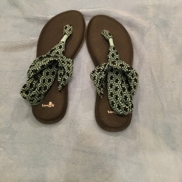 Sanuk Shoes - Sanuk Yoga Slings, size 9, EUC, green geo design